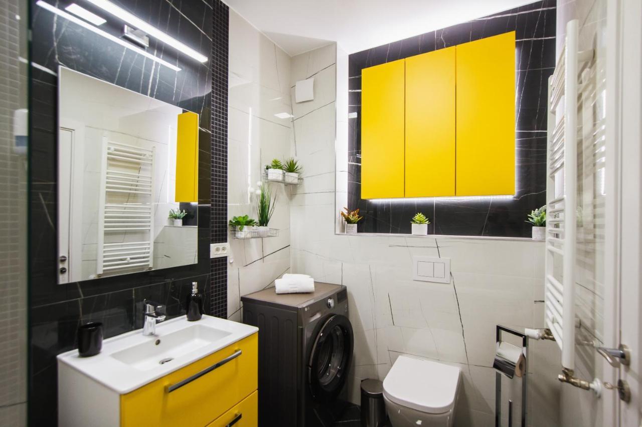 Romantic Getaway At West Residence Oradea Exterior foto