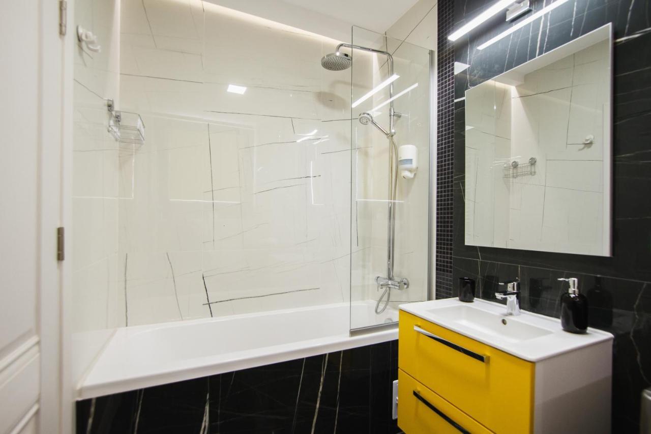 Romantic Getaway At West Residence Oradea Exterior foto