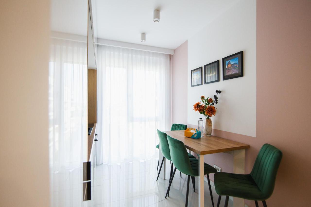 Romantic Getaway At West Residence Oradea Exterior foto
