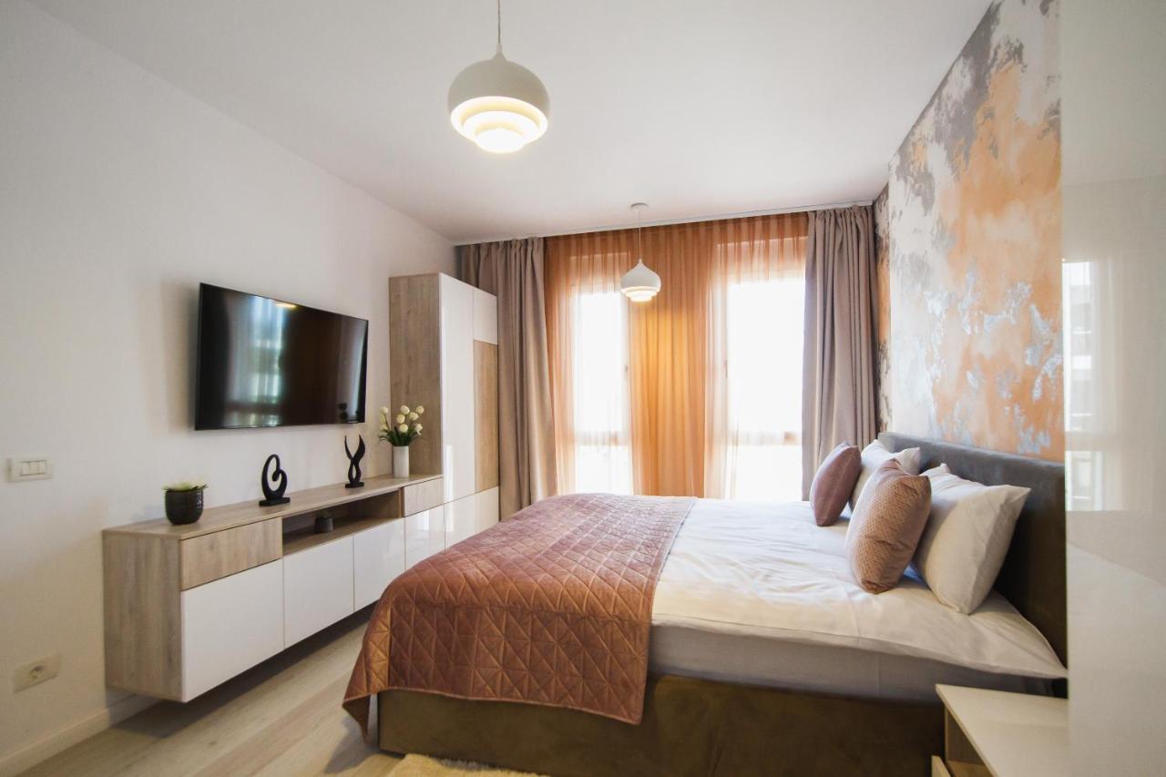 Romantic Getaway At West Residence Oradea Exterior foto